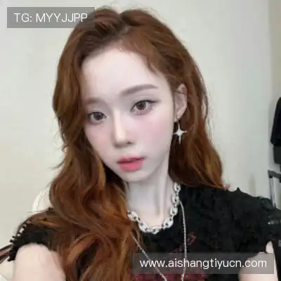 侯跃雯